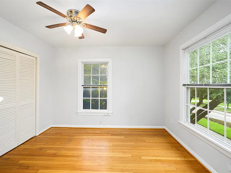 1832 Lexington St — Photo 23