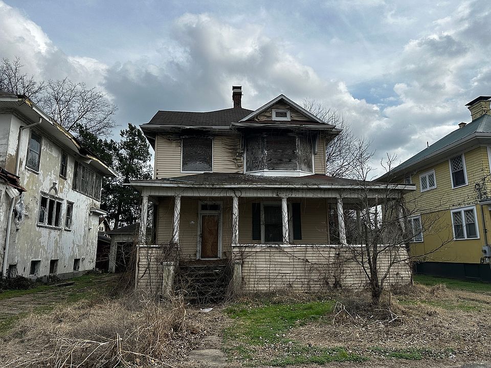 1st image of 617 27th St