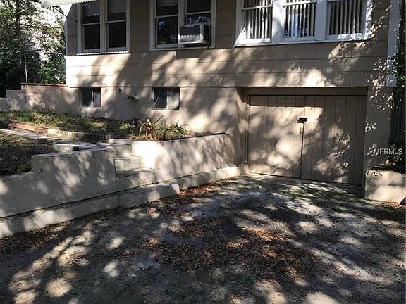 4th image of 444 W Montrose St