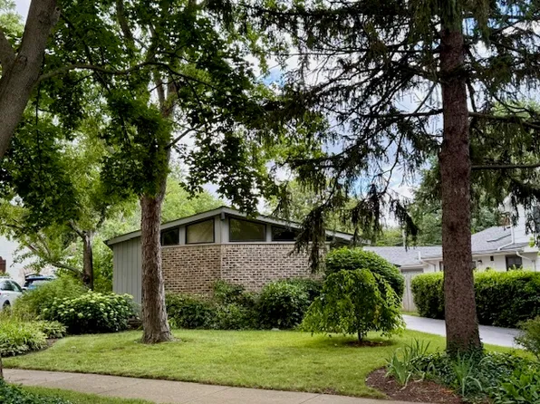 1974 Elmwood Dr, Highland Park, IL 60035