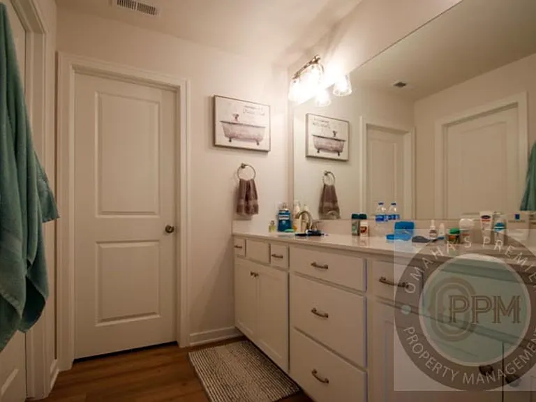 12219 S 111th Ave — Photo 16