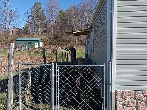 4th image of 103 Bug Rd