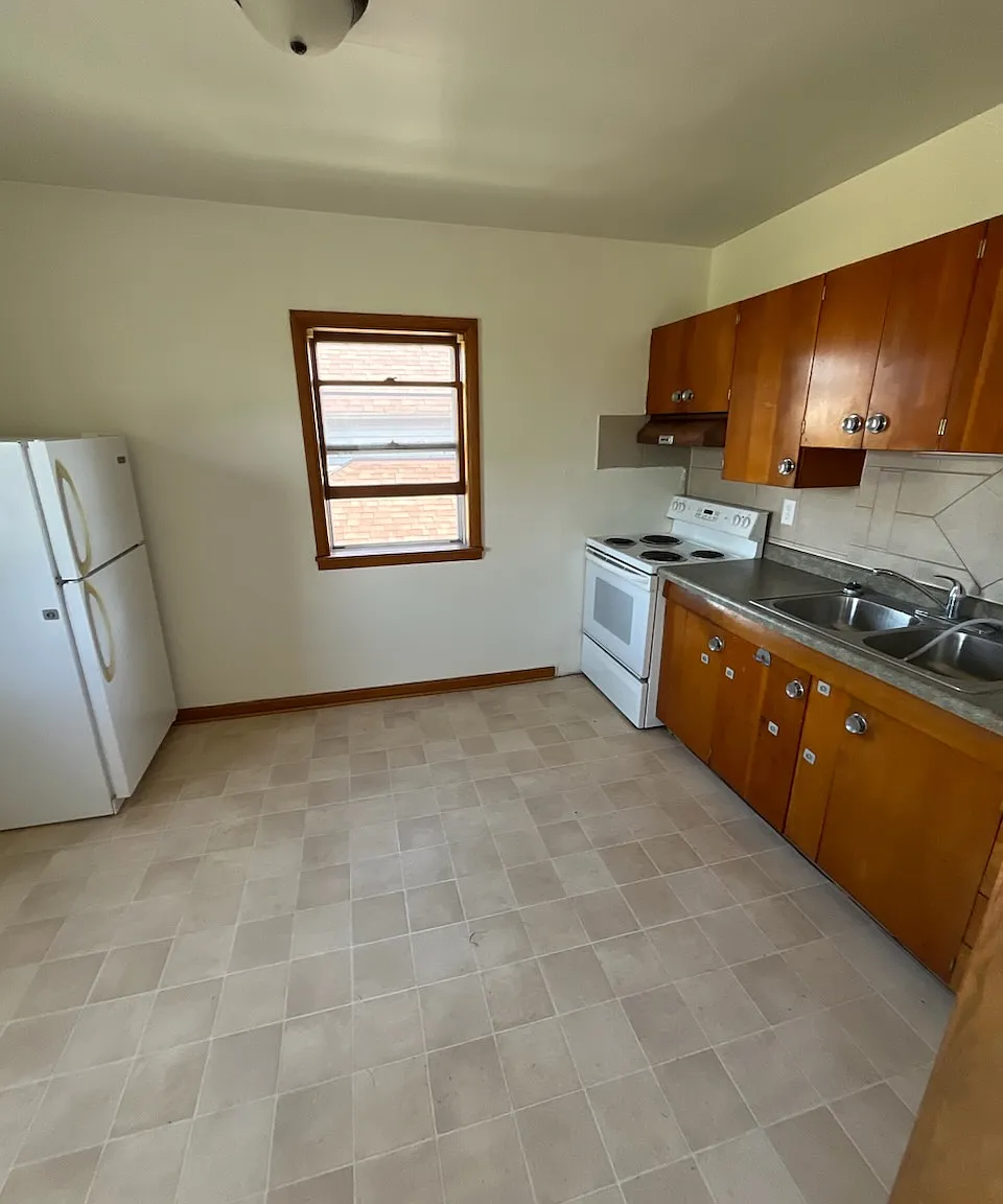 1213-1215 Cleveland Ave - 1213 1/2 Cleveland Ave — Photo 2