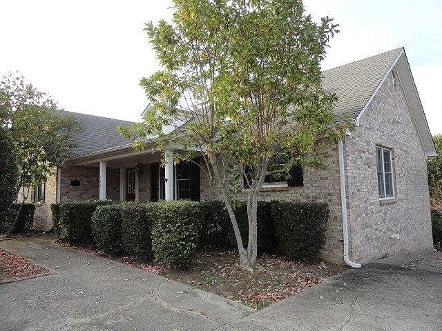 1st image of 305 Savannah Dr