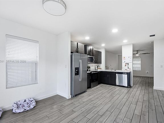 3rd image of 427 NE 6th Ct