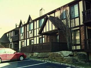 3 Roxbury Rd #3, Bridgeport, CT 06606