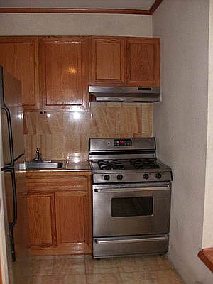 1st image of 439 Lincoln Pl APT 1