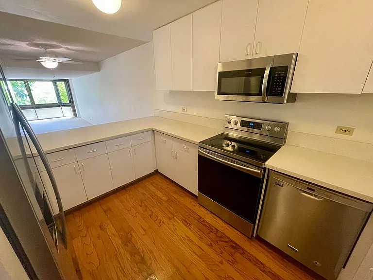 531 Hahaione St #2D — Photo 5