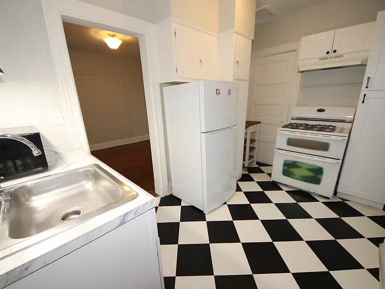 4109 Roland Ave #3F — Photo 6