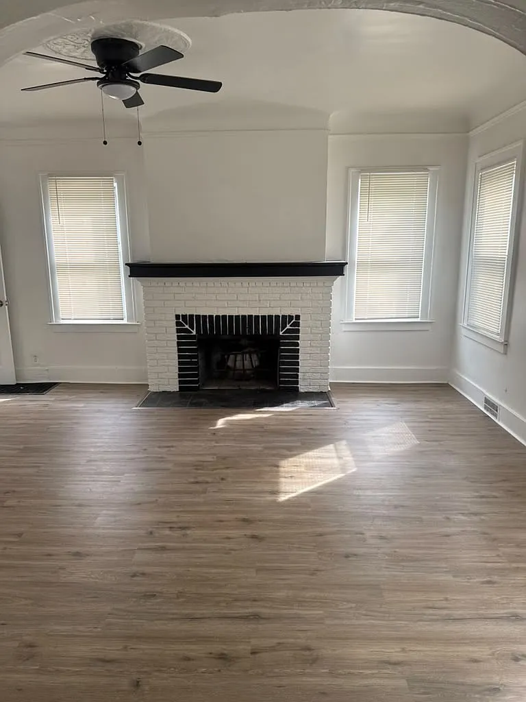 3 bed, 1.5 bath, 1600 sqft, $1,650 — Photo 2