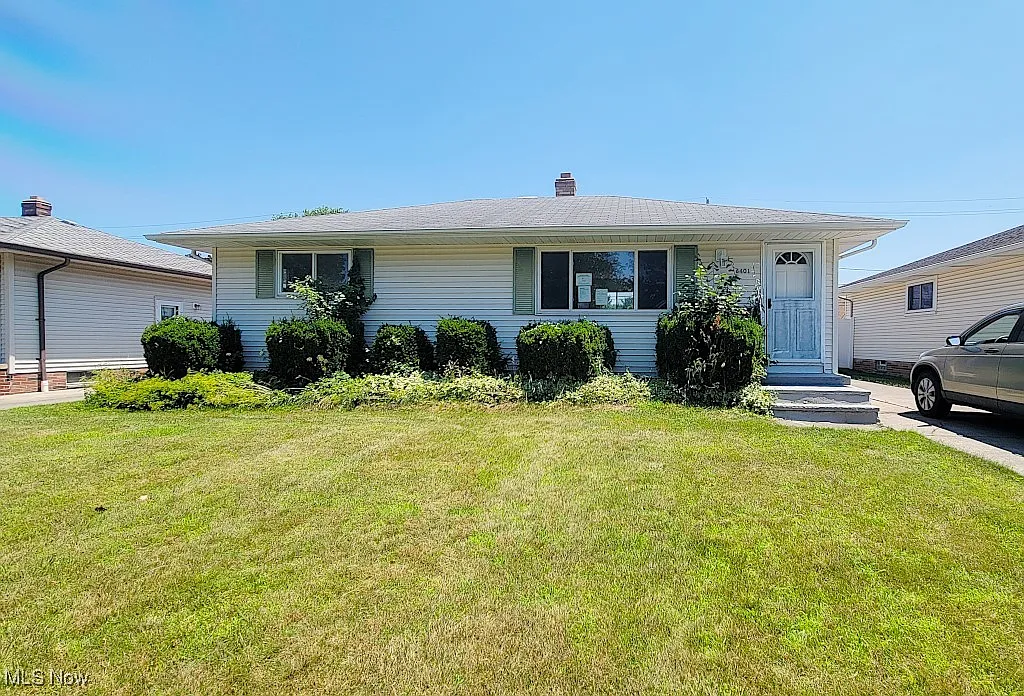 6401 Schaaf Dr photo 1