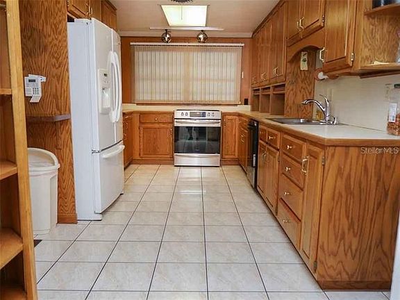 4th image of 1005 E Hibiscus Dr