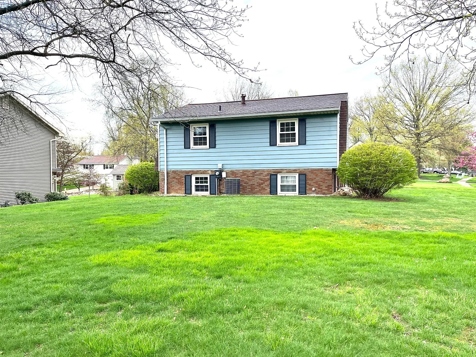 5 bed, 2612 sqft, $2,599 — Photo 4