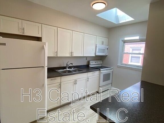 5th image of 2917 Grand Ave