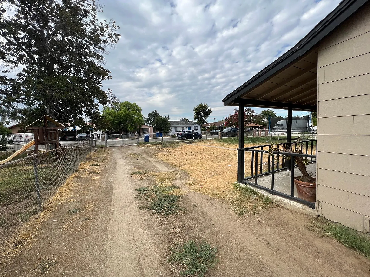 3 bed, 732 sqft, $1,550 — Photo 4