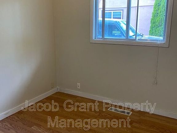 3rd image of 1024 Lovejoy St