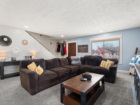 3rd image of 1804 Augusta Dr