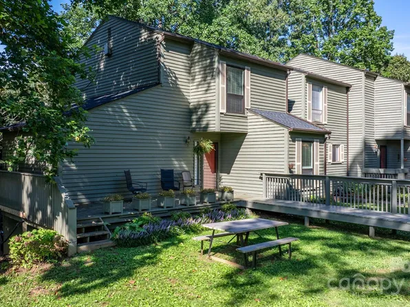 4340 N Center St Unit 601, Hickory, NC 28601