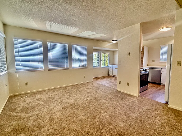 1164 Trinity Ave #A — Photo 5
