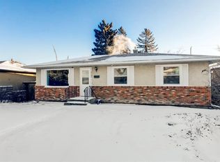 2028 38th St SW, Calgary, AB T3E3E2