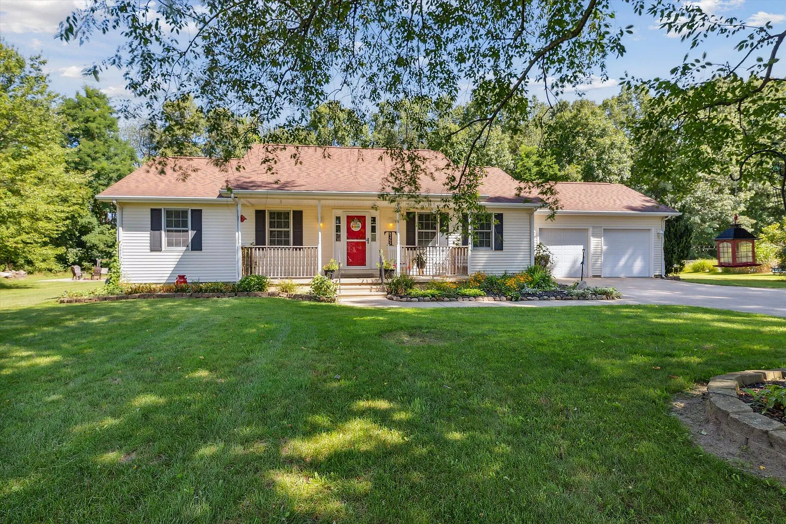 8265 Robins Ln photo 1