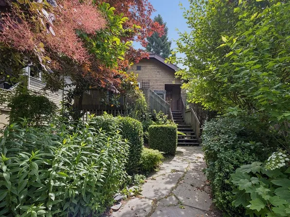 5998 Larch St, Vancouver, BC V6M 4E4
