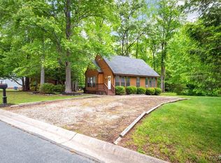 15803 Roland View Dr, Chester, VA 23831
