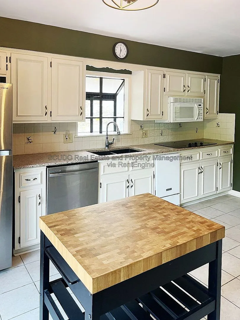 4 bed, 3.0 bath, $3,250 — Photo 4