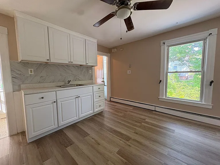 28 Durant Terrace - Red Pod — Photo 2
