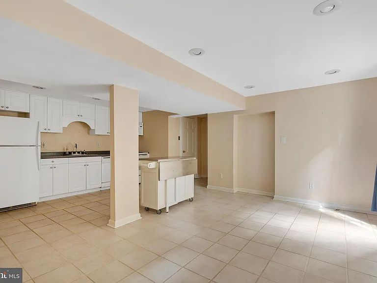 3313 Cleveland Ave NW — Photo 54