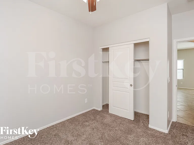1210 W Vineyard Plains Dr — Photo 12