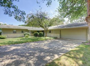 3311 Lakeshore Dr, Champaign, IL