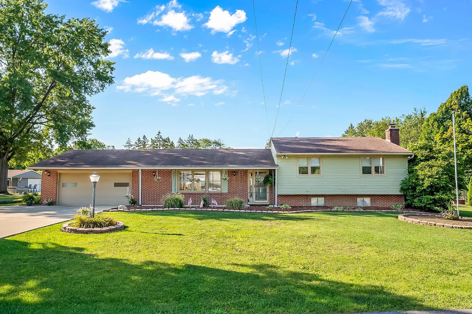 513 Susan Cir photo 1