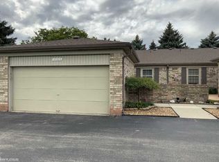 49323 Winchester Ct, Shelby Township, MI 48315