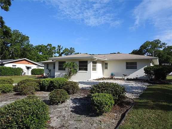 4th image of 570 Parkdale Ct