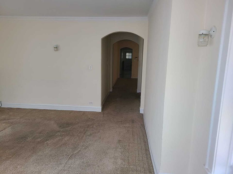 2nd image of 6440 N Albany Ave #2