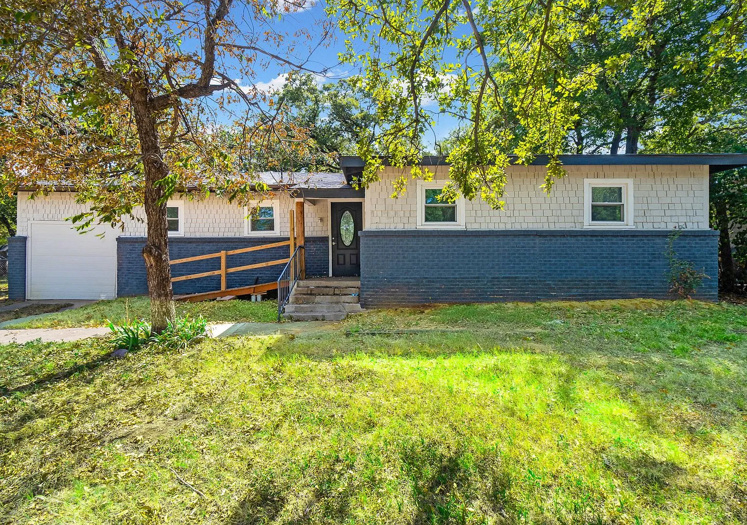 Move In Ready 3-Bed W/Office! — Photo 2