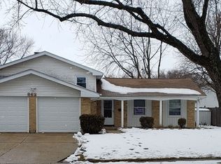 862 Coventry Ln, Crystal Lake, IL 60014