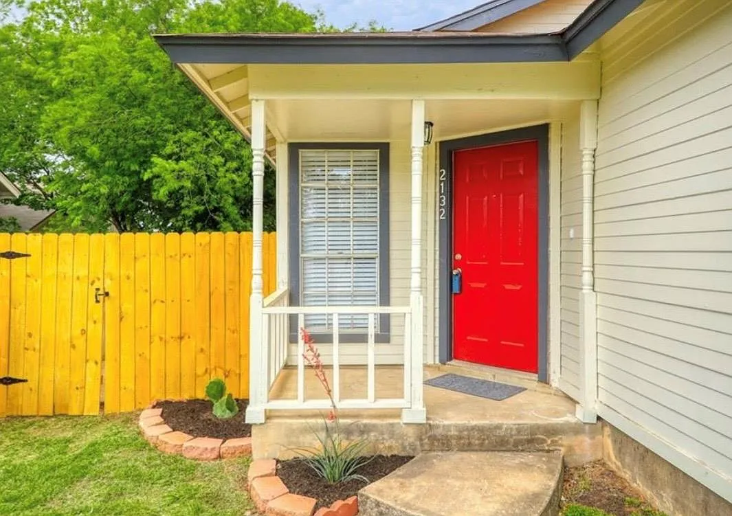 4 bed, 2.0 bath, 1675 sqft, $1,525 — Photo 3