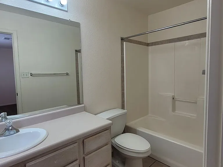450 Ithaca Ct — Photo 9