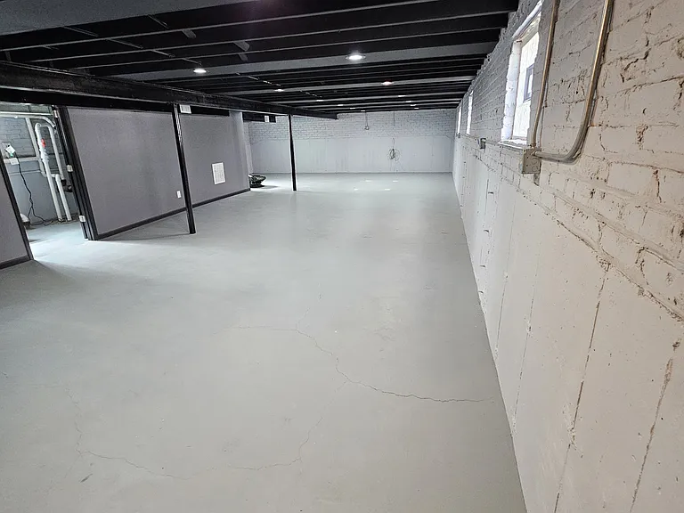 281 Marquette Ave — Photo 16