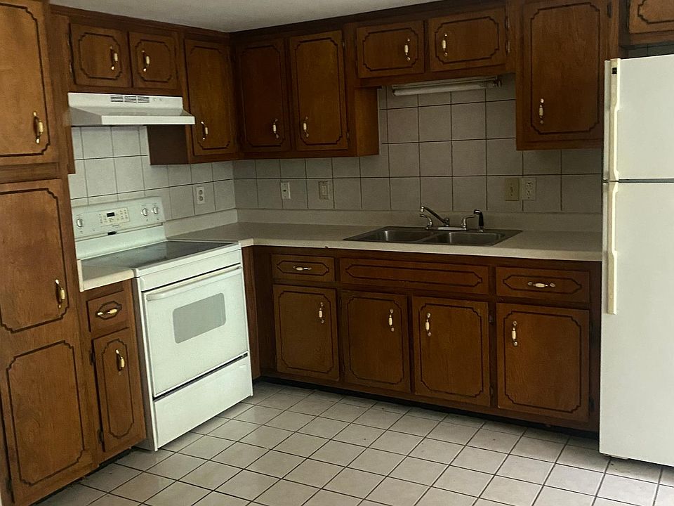1st image of 401 Crossland Ave #2