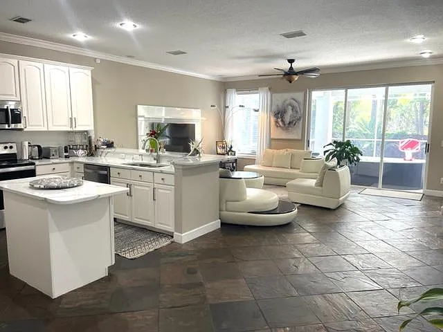 236 Arbor Woods Cir — Photo 12