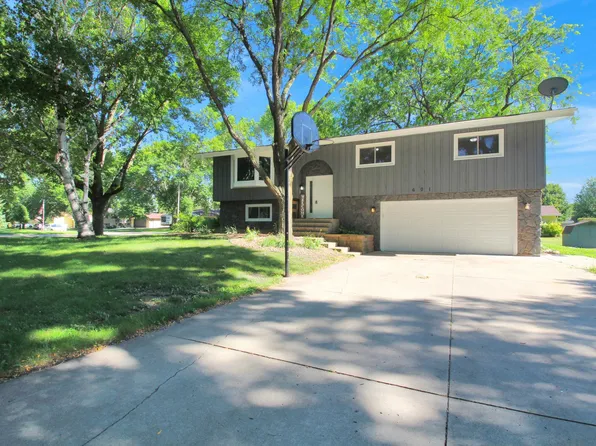 601 25th Ave SW, Willmar, MN 56201