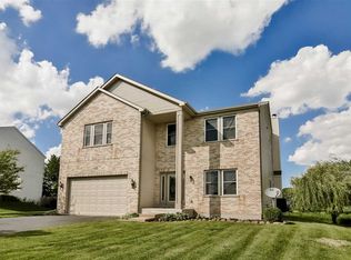 424 Springmeadow Dr, Poplar Grove, IL 61065