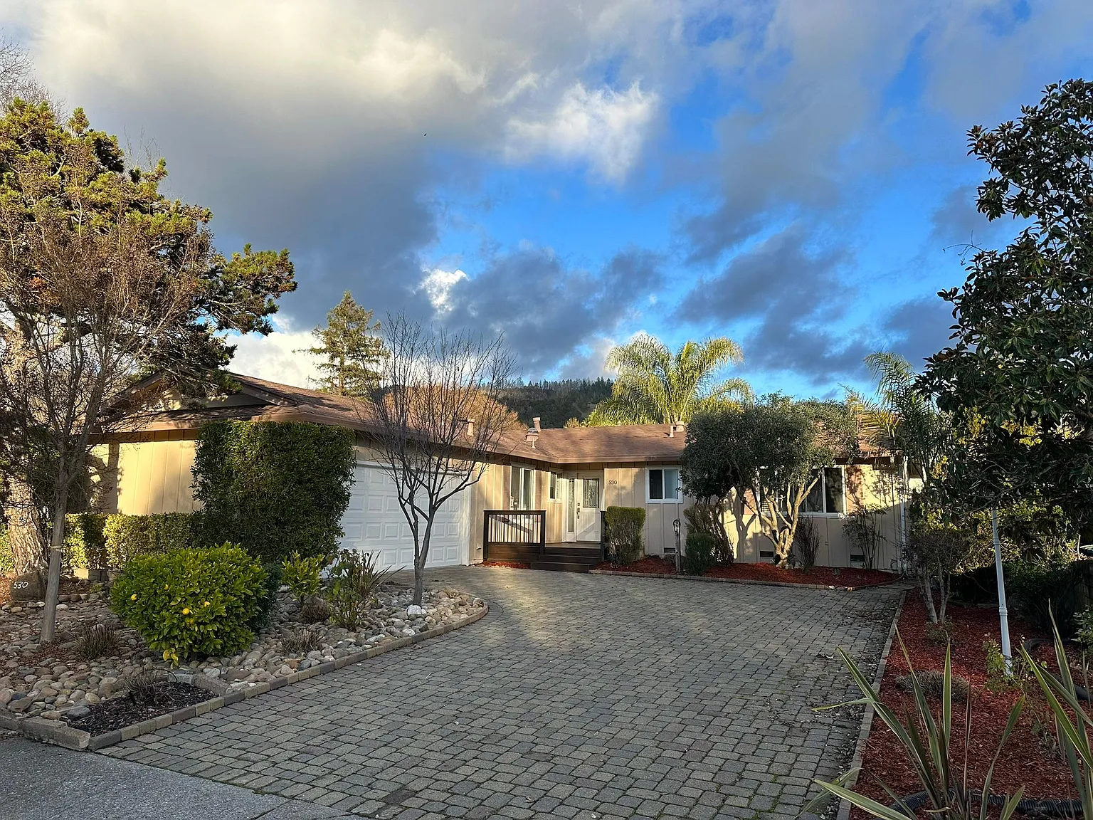 3 bed, 1400 sqft, $3,500 — Photo 1