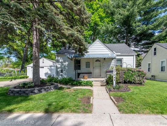 27642 Brettonwoods St, Madison Heights, MI 48071