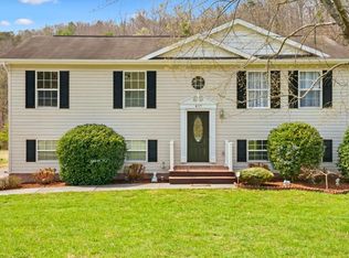 417 S Austin Springs Rd, Johnson City, TN 37601