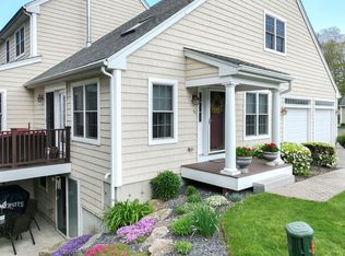53 Hemlock Cir #53, Hanover, MA 02339