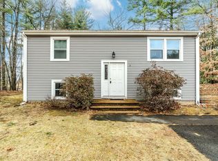 9 Edgehill Pl, Amherst, MA 01002